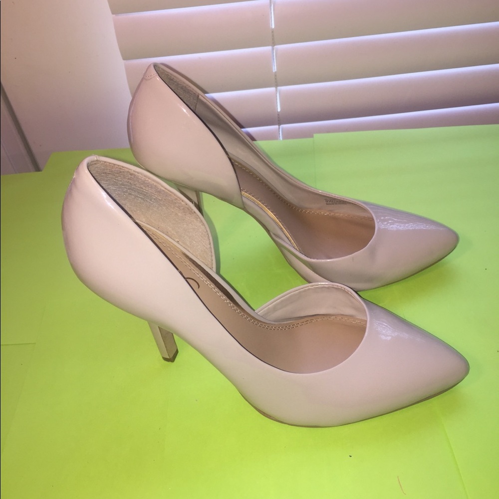 BCBG heels